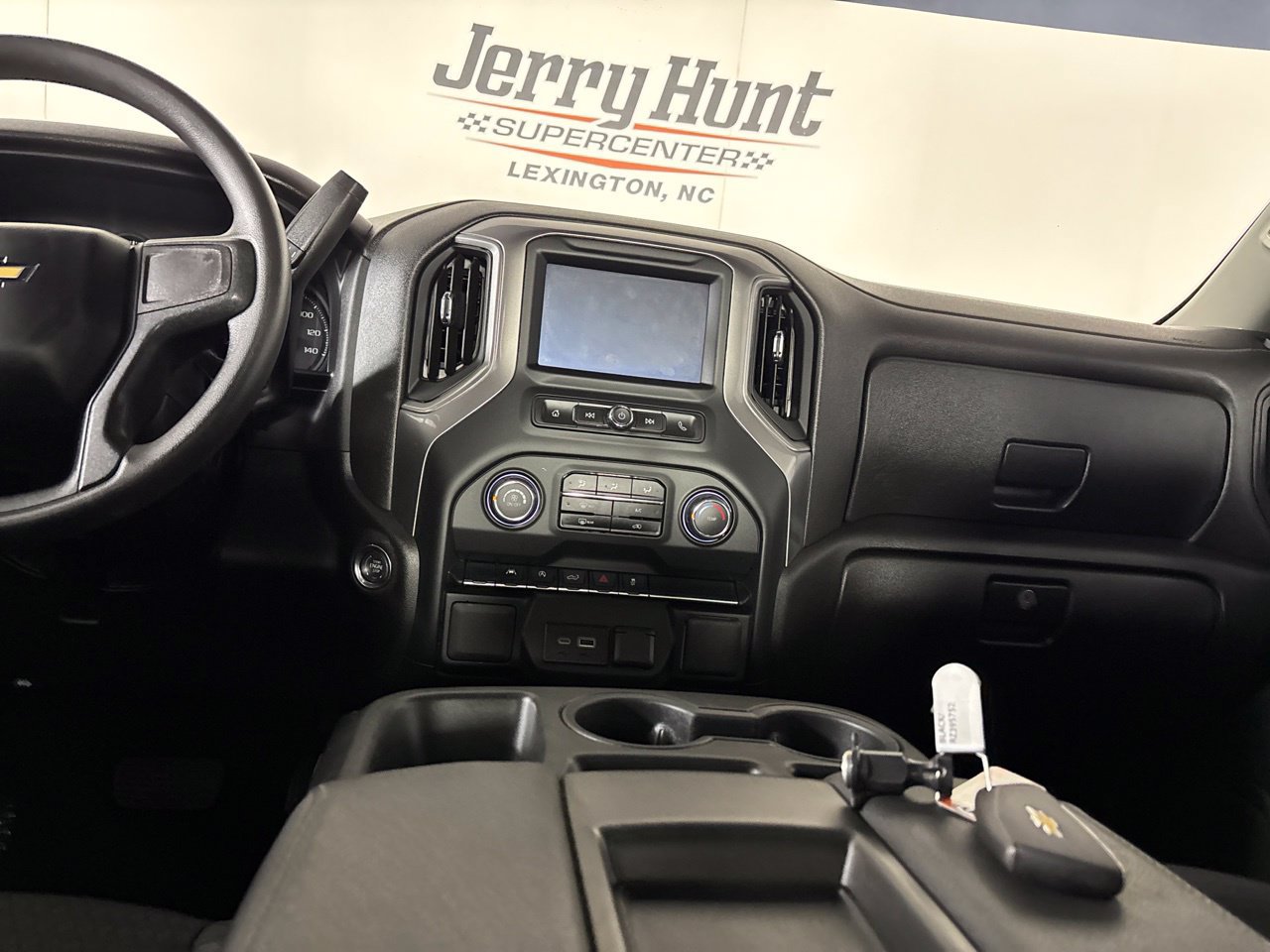 Used 2024 Chevrolet Silverado 1500 Custom AWD/4WD image 25