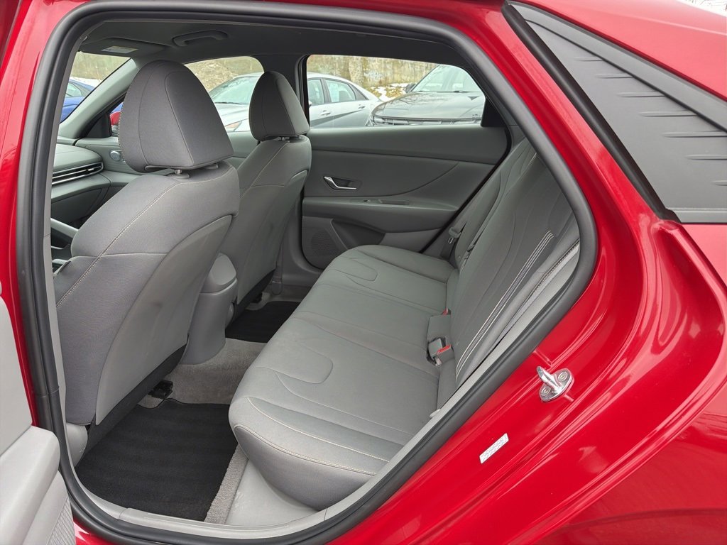 Certified 2023 Hyundai Elantra SEL w/ Preferred Accessory Package image 15
