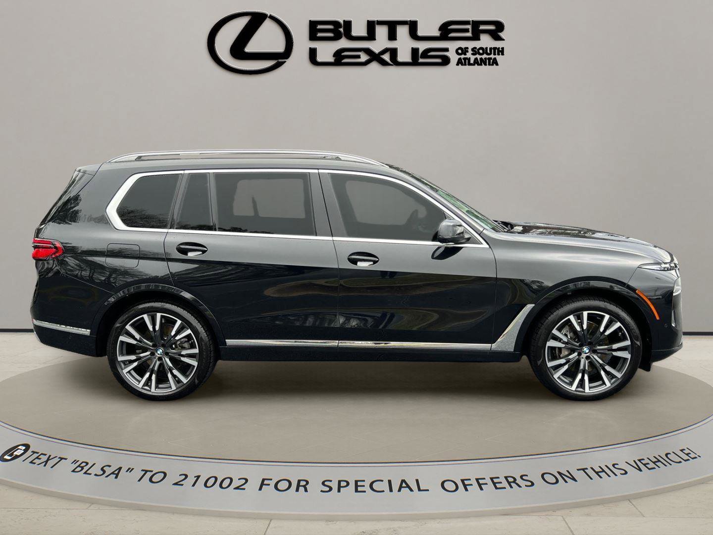 Used 2025 BMW X7 xDrive40i w/ Premium Package image 4