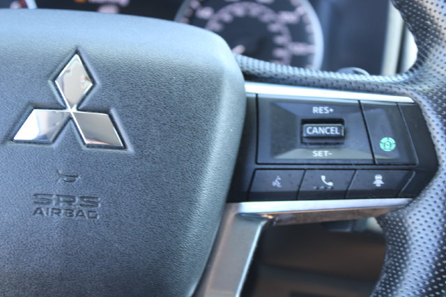 Used 2024 Mitsubishi Outlander SE AWD/4WD image 18