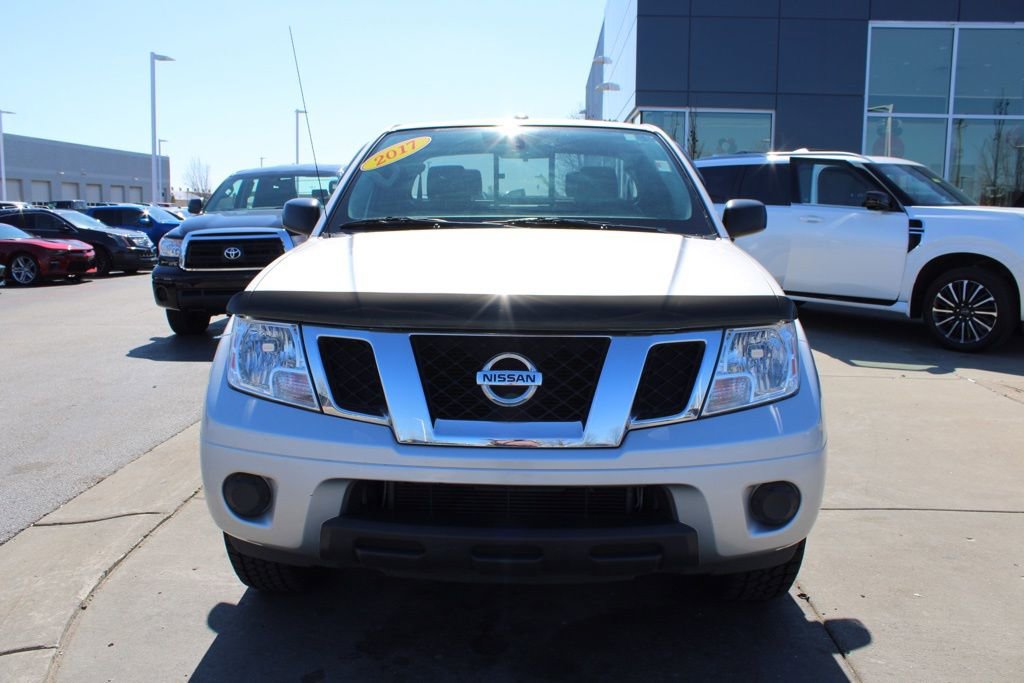 Used 2017 Nissan Frontier SV video 2