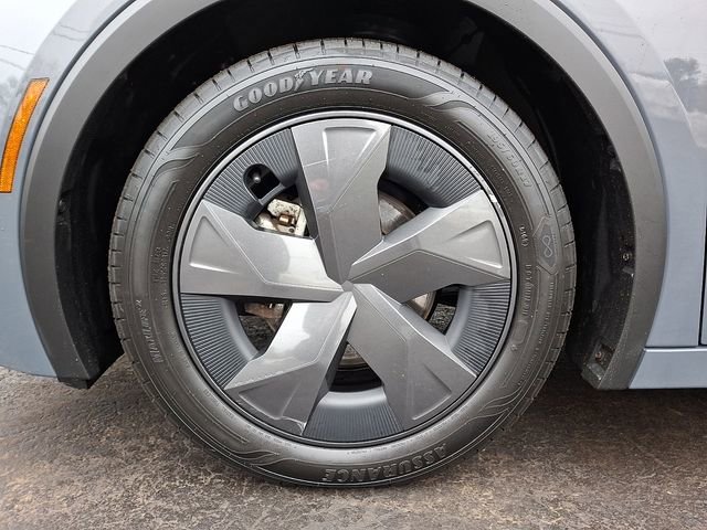 Used 2024 Toyota Prius LE image 11