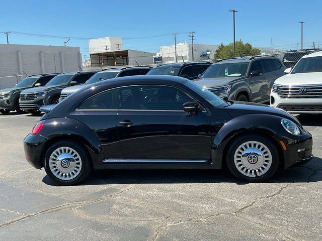 Used 2016 Volkswagen Beetle 1.8T Classic FWD image 2