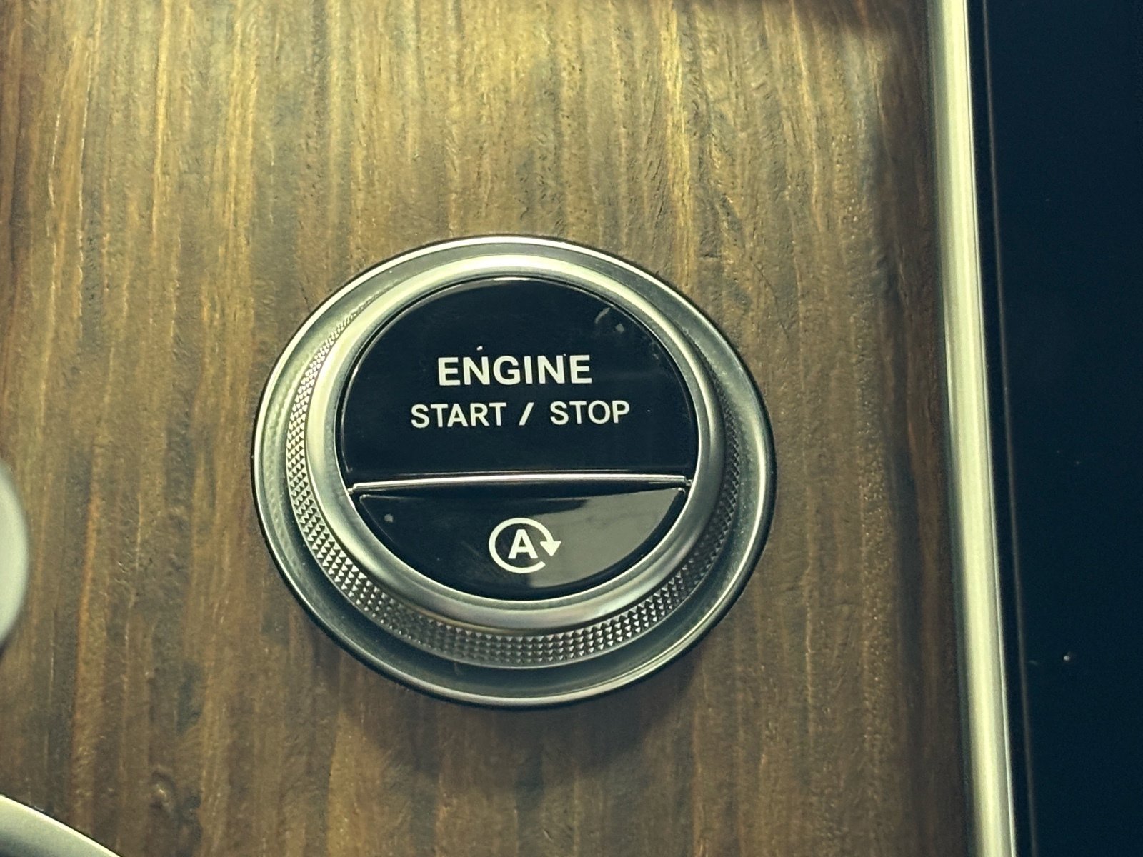 Used 2024 Mercedes-Benz GLC 300 image 35