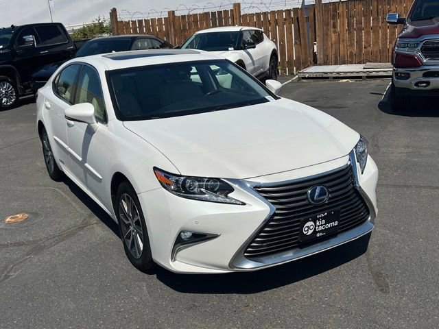 Used 2018 Lexus ES 300h w/ Navigation Package FWD image 5