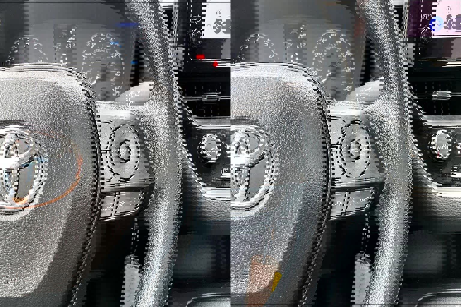 Used 2024 Toyota Corolla LE image 23