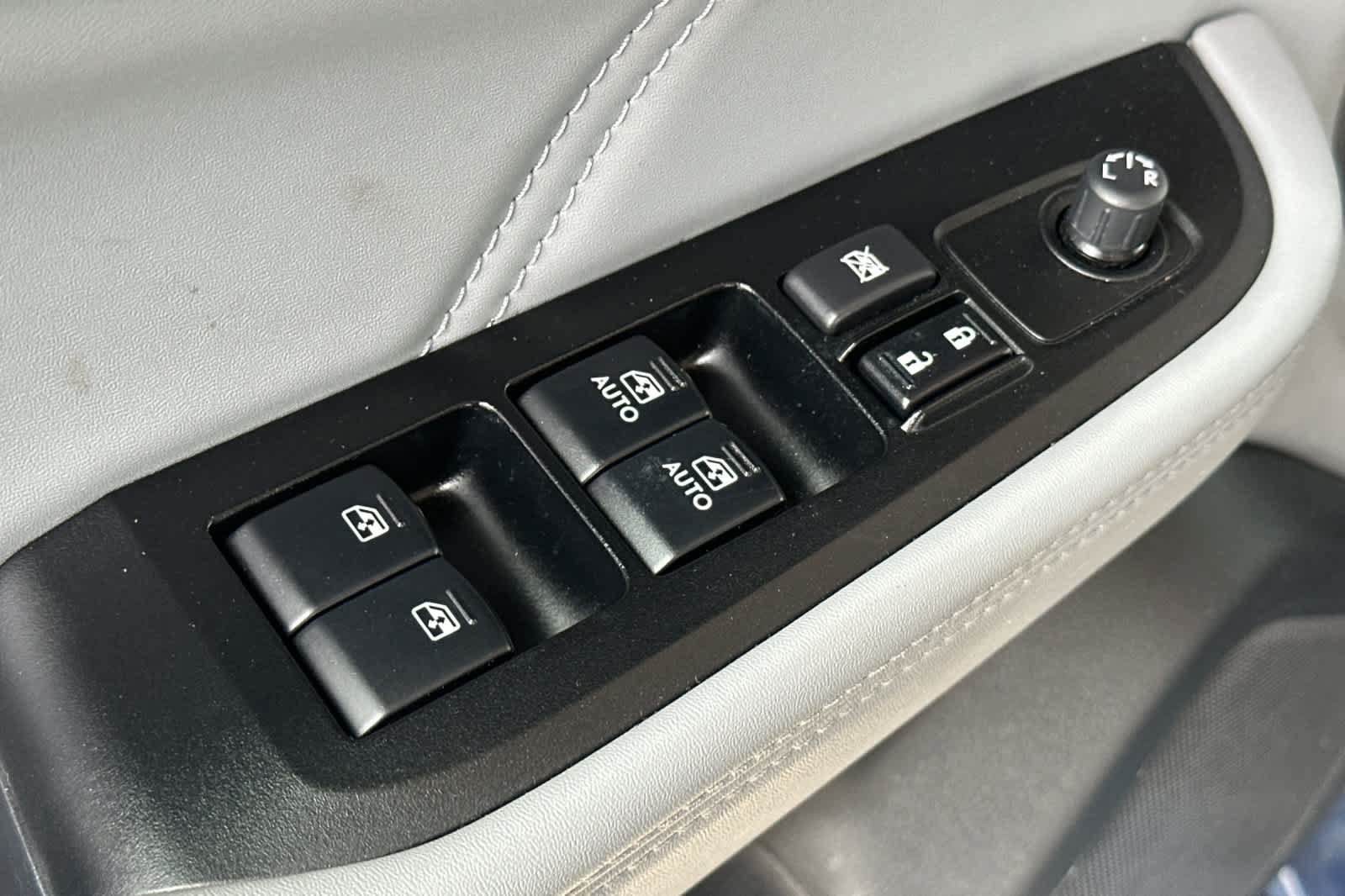 Used 2019 Subaru Outback 3.6R Limited AWD/4WD image 13