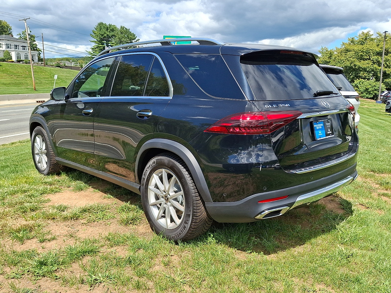 Used 2025 Mercedes-Benz GLE 350 4MATIC image 4