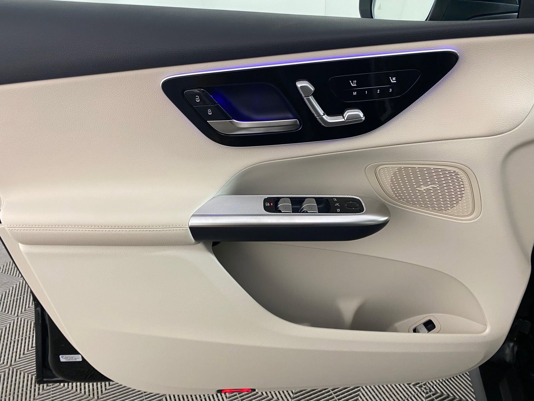 Used 2026 Mercedes-Benz GLC 300 4MATIC image 11