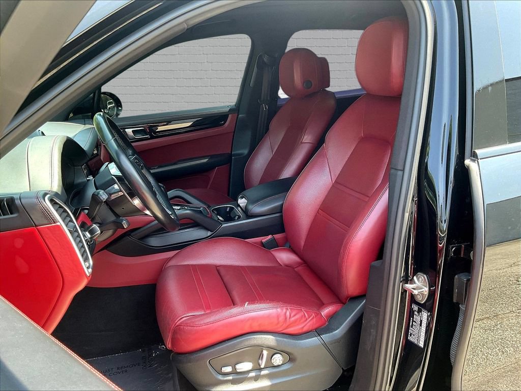 Used 2019 Porsche Cayenne AWD/4WD image 18