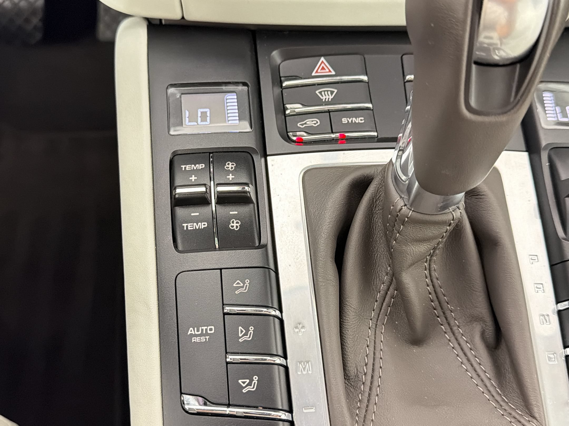 Certified 2021 Porsche Macan Turbo w/ Premium Package Plus (PF0) AWD/4WD image 19