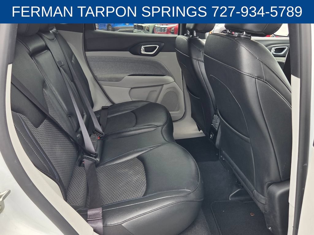 Used 2024 Jeep Compass Latitude AWD/4WD image 21