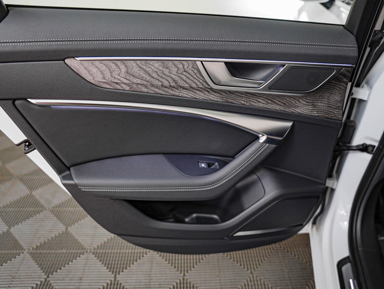 Certified 2025 Audi A6 Premium Plus w/ Premium Plus Package image 25