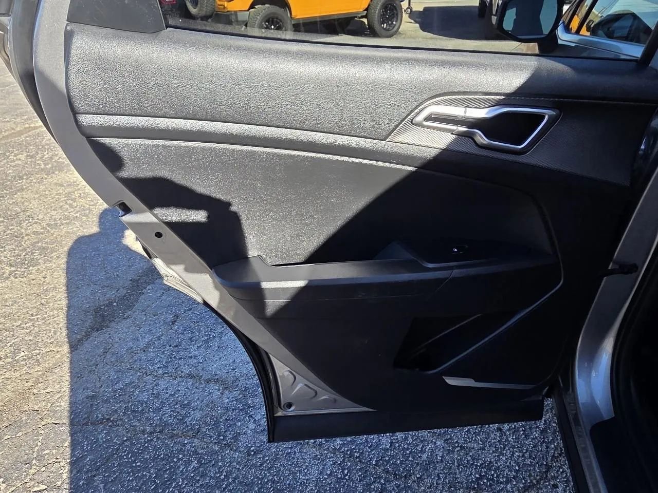 Used 2023 Kia Sportage LX image 12