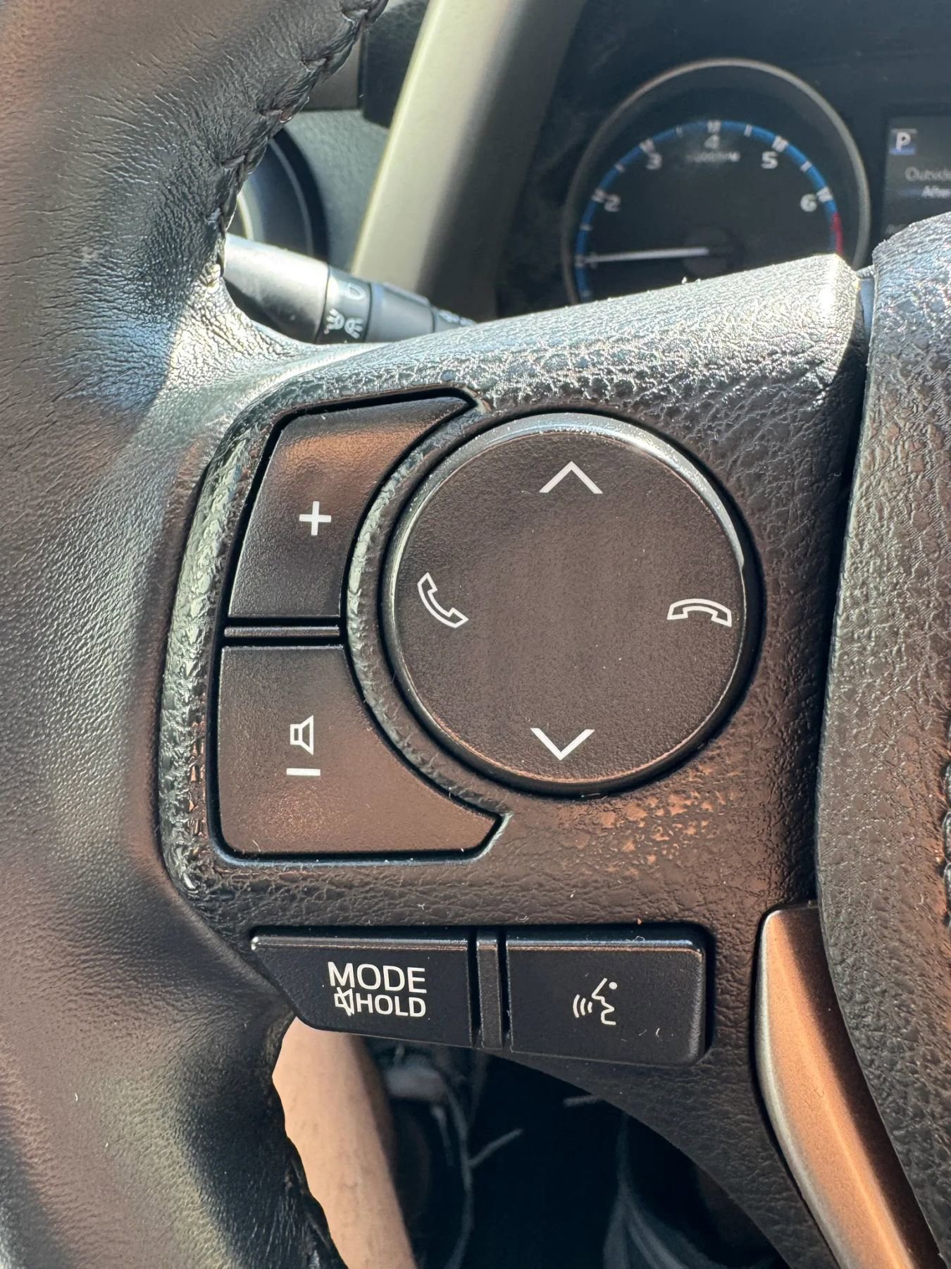Used 2018 Toyota RAV4 XLE AWD/4WD image 10