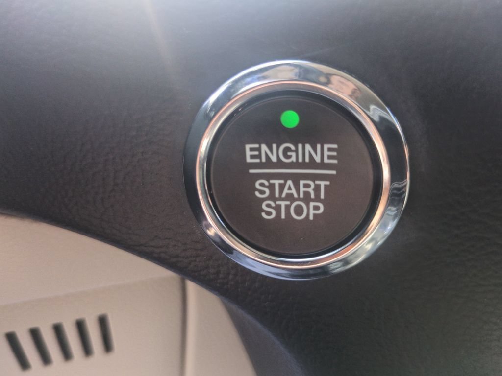 Used 2024 Ford Edge Titanium AWD/4WD image 22