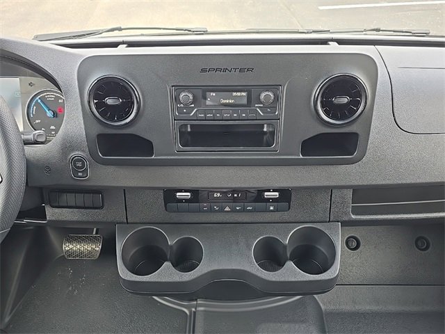 New 2024 Mercedes-Benz eSprinter 170 Cargo image 15