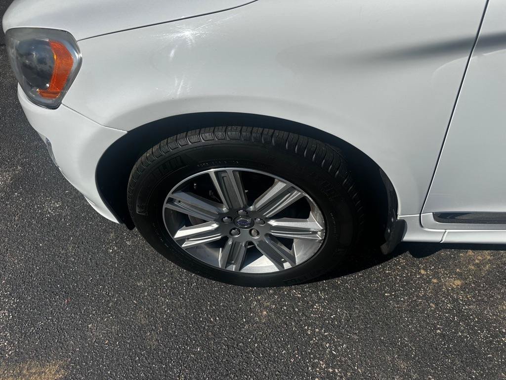 Used 2016 Volvo XC60 T6 Platinum w/ Climate Package AWD/4WD image 2
