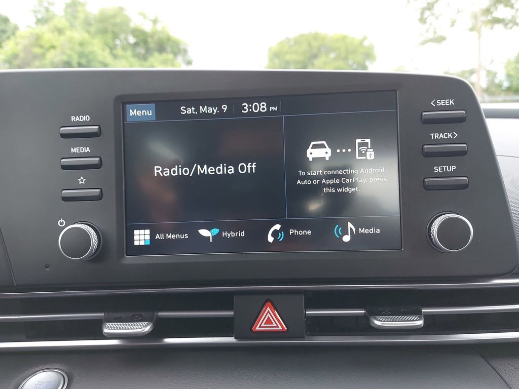 Certified 2025 Hyundai Elantra Hybrid FWD image 19