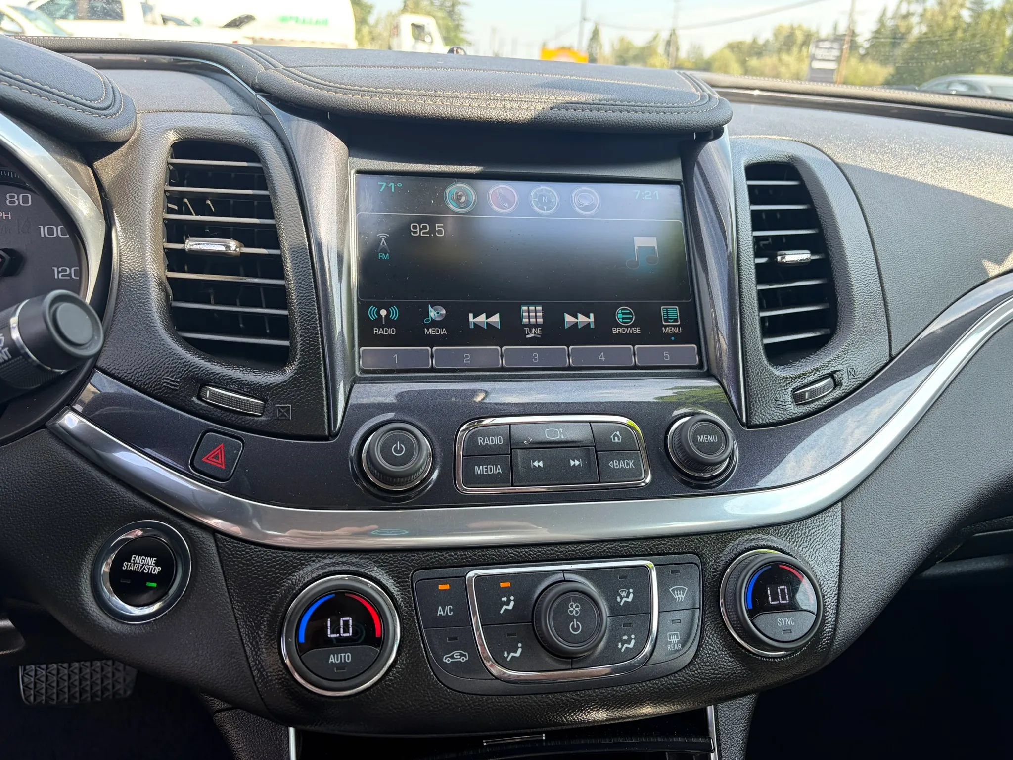 Used 2019 Chevrolet Impala LT FWD image 15