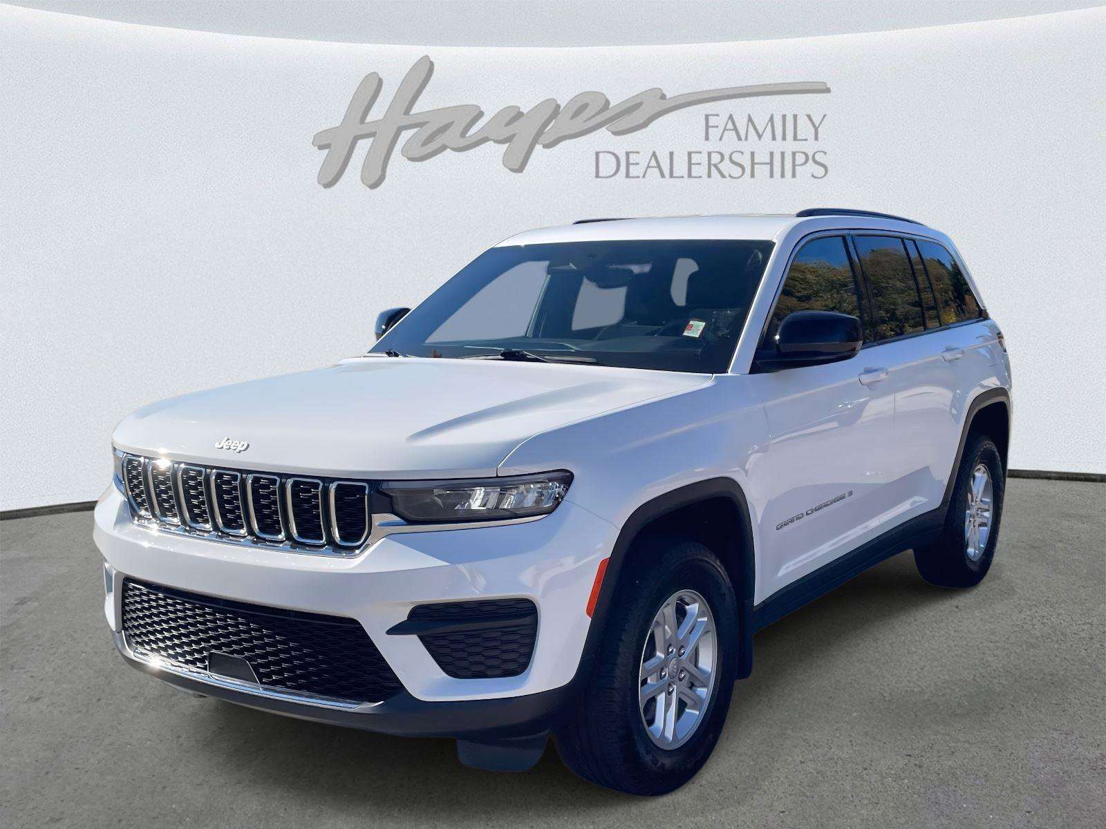 Certified 2024 Jeep Grand Cherokee Laredo w/ MOPAR Finishing Package RWD image 21