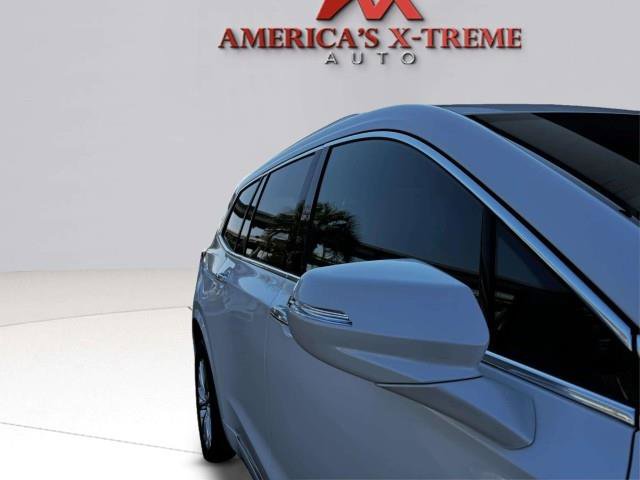 Used 2024 Cadillac XT6 Luxury w/ LPO, Floor Liner Package FWD image 7