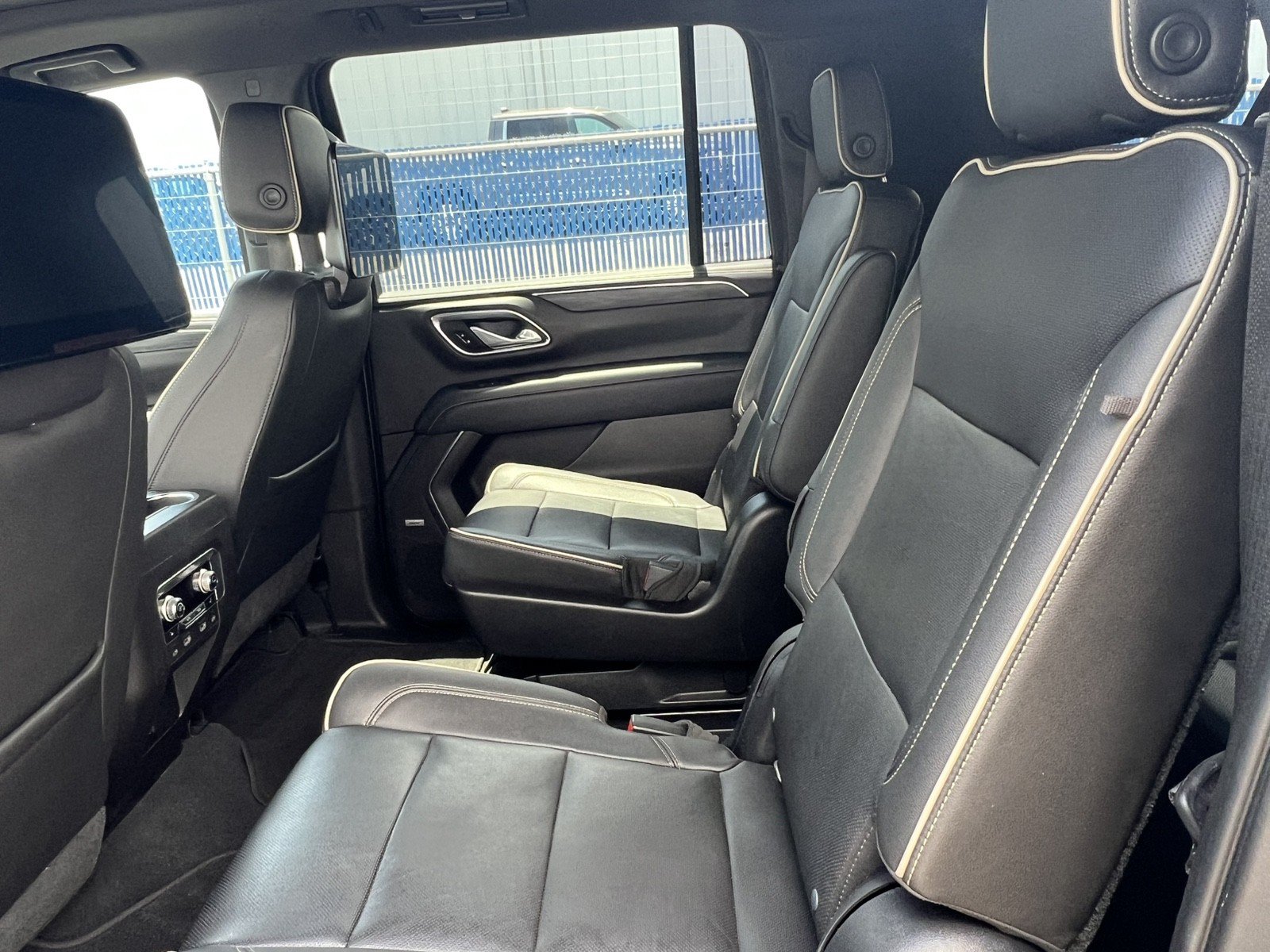 Used 2021 GMC Yukon XL SLT w/ SLT Premium Package AWD/4WD image 19