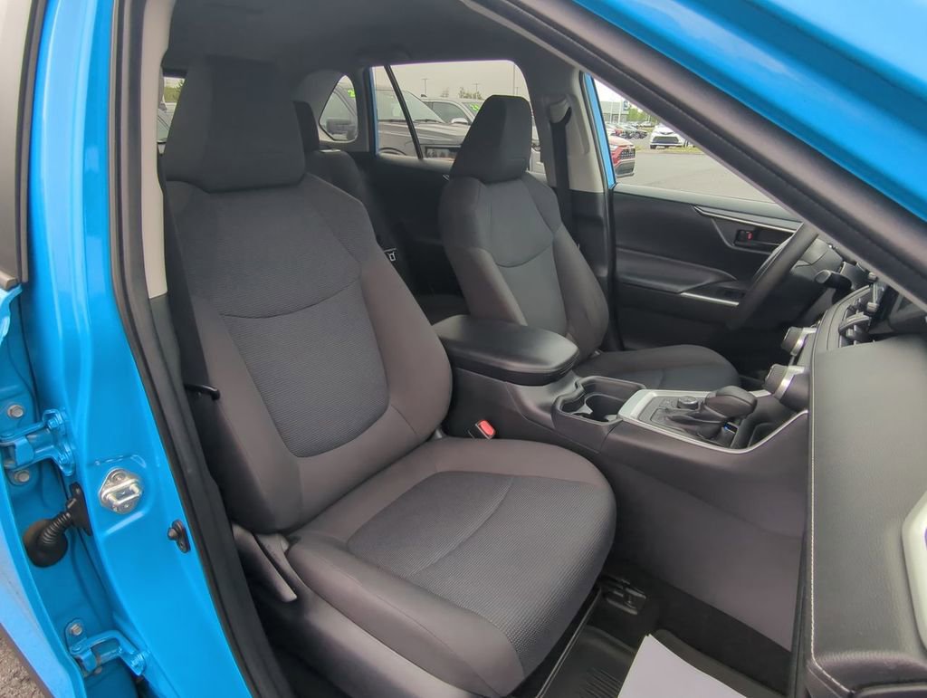 Used 2020 Toyota RAV4 LE w/ All Weather Liner Package AWD/4WD image 24