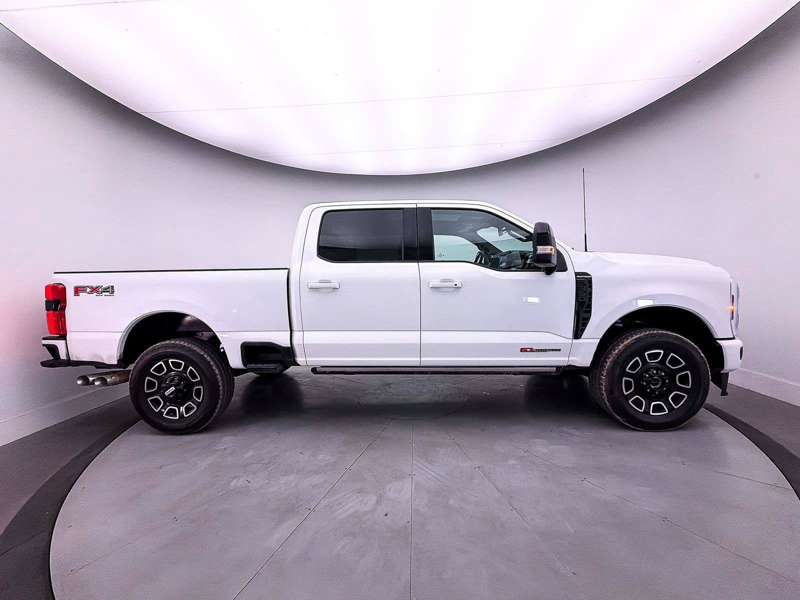 Used 2025 Ford F350 Platinum AWD/4WD image 45
