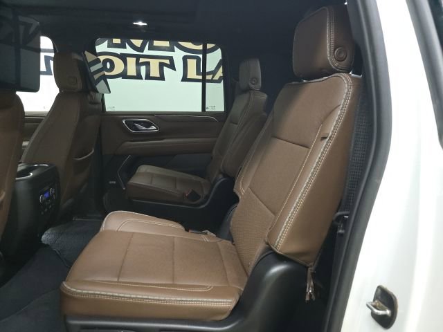 Used 2024 Chevrolet Suburban High Country image 10