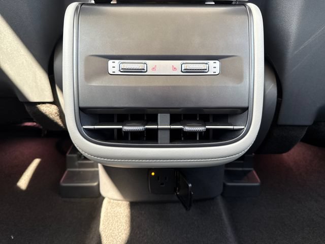 New 2026 Lincoln Nautilus Reserve w/ Jet Appearance Package AWD/4WD image 12