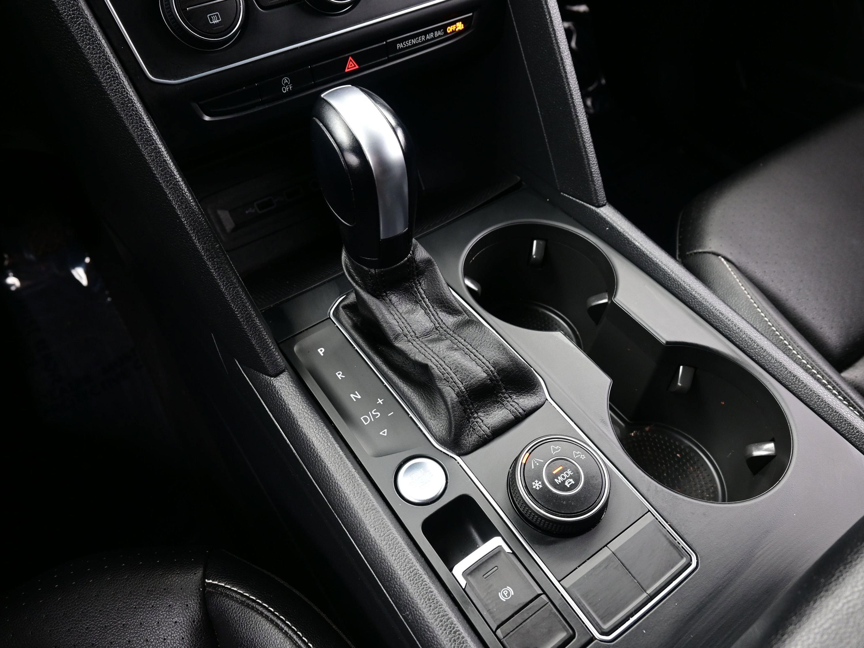 Used 2020 Volkswagen Atlas Cross Sport SE image 22