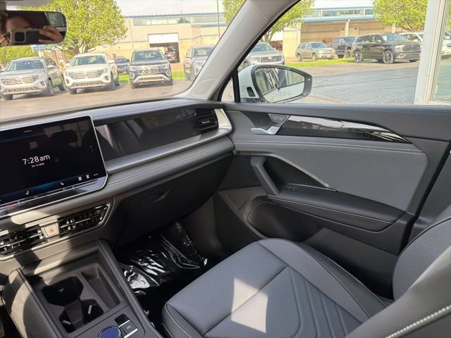 New 2026 Volkswagen Tiguan SE AWD/4WD image 33