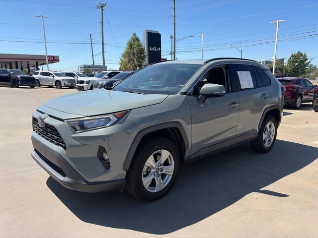 Used 2019 Toyota RAV4 XLE w/ Convenience Package FWD image 1