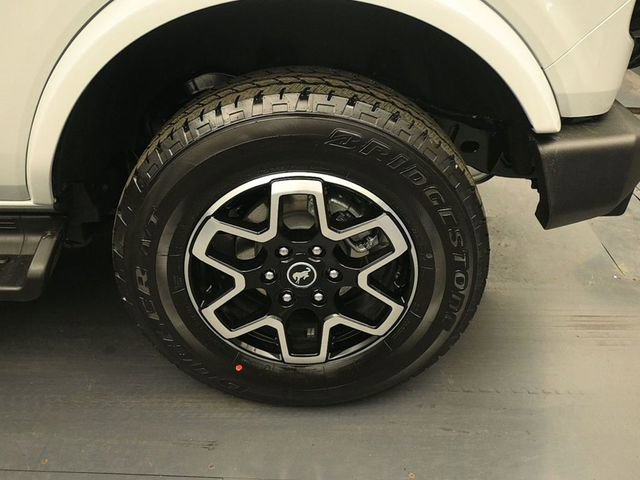 New 2026 Ford Bronco Outer Banks image 9