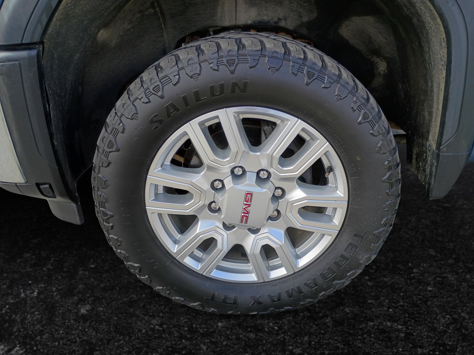 Used 2024 GMC Sierra 2500 SLT w/ SLT Premium Package AWD/4WD image 17