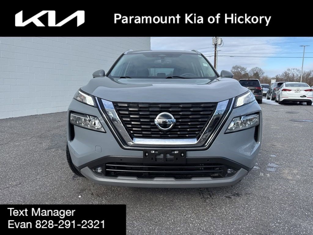 Used 2021 Nissan Rogue SL w/ Premium Package image 2