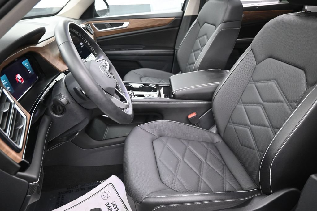 Used 2024 Volkswagen Atlas SE w/ Panoramic Sunroof Package FWD image 26