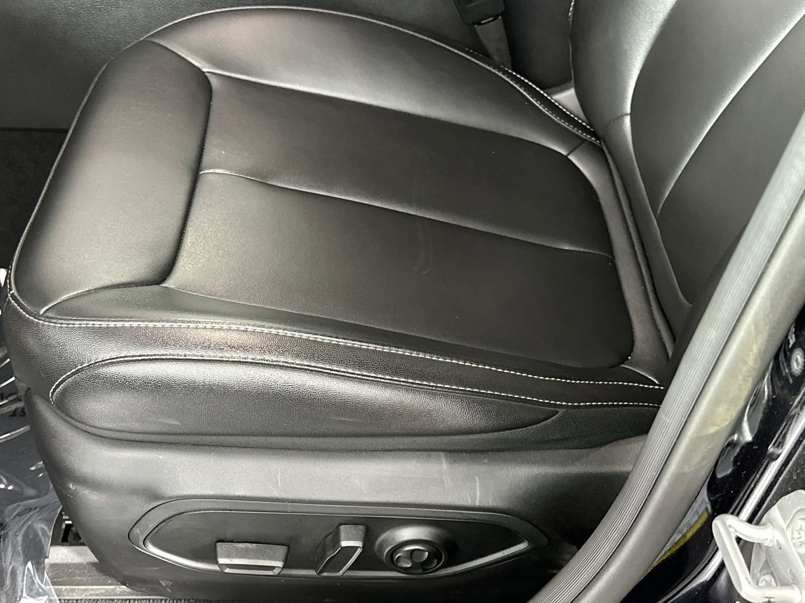 Used 2024 Jeep Grand Cherokee Limited 4xe image 12