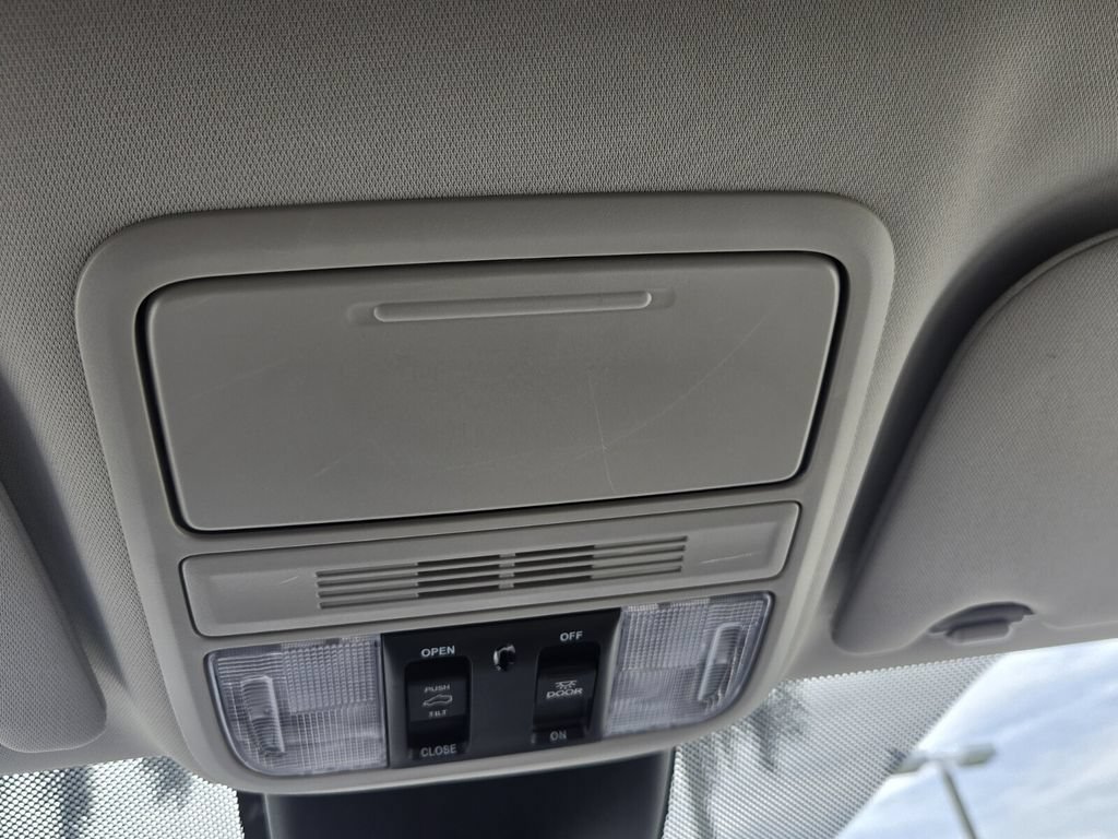 Certified 2025 Honda Odyssey Touring image 26