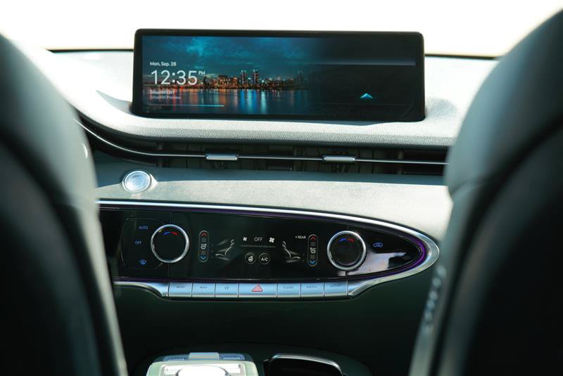 Used 2022 Genesis GV70 2.5T w/ Advanced Package AWD/4WD image 74