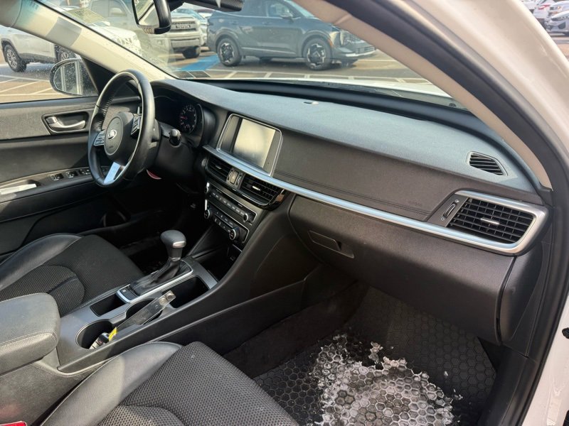 Used 2019 Kia Optima S image 11
