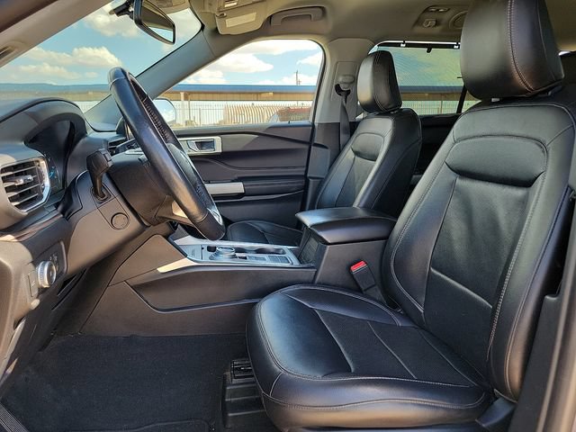 Used 2022 Ford Explorer Limited w/ Equipment Group 301A RWD image 12
