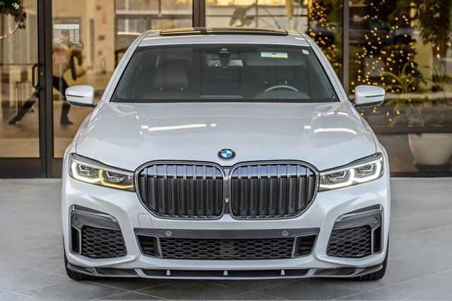 Used 2020 BMW 740i w/ M Sport Package image 5