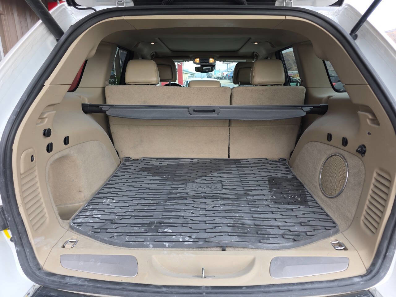 Used 2017 Jeep Grand Cherokee Overland w/ Jeep Active Safety Group image 10