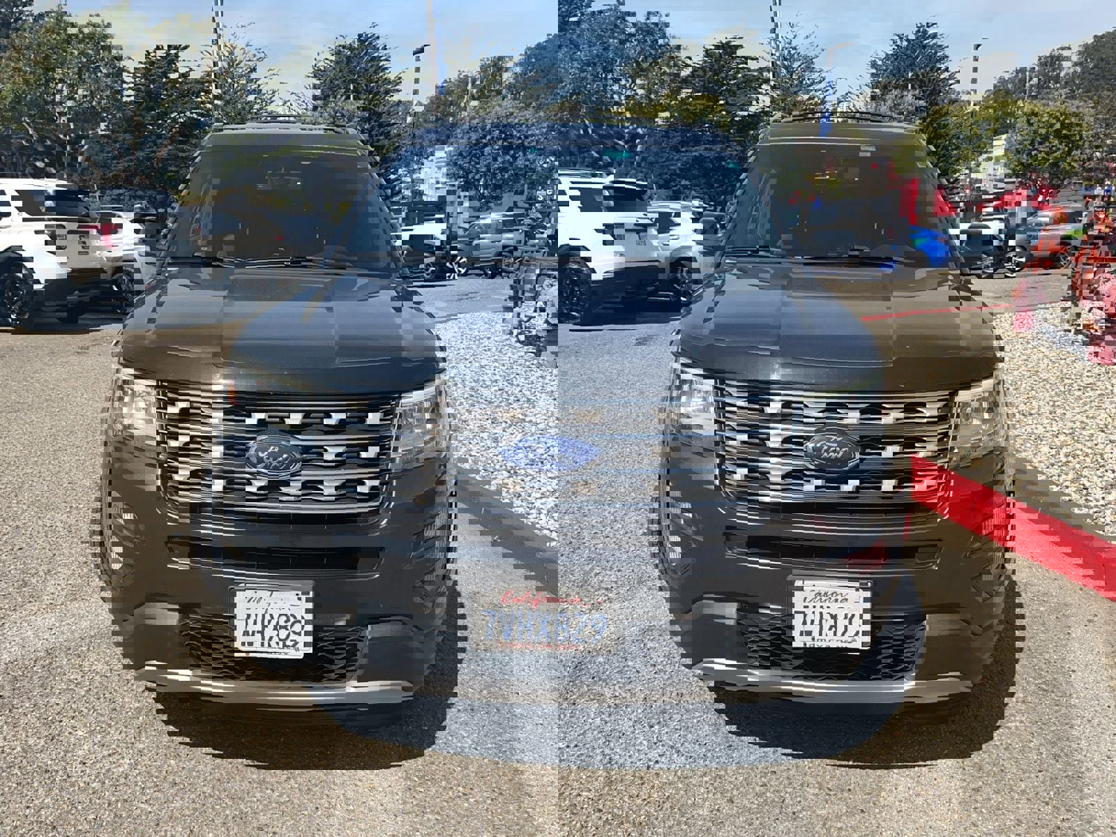 Used 2017 Ford Explorer XLT w/ Equipment Group 201A image 2