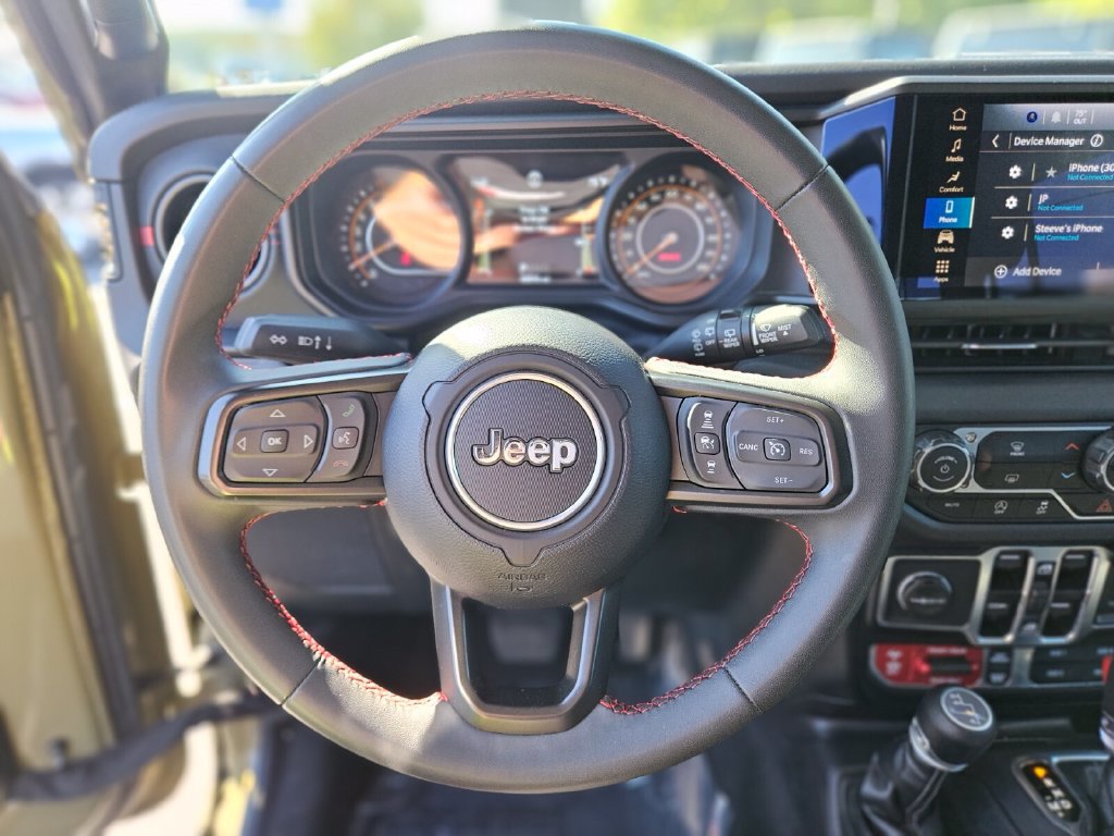 Used 2025 Jeep Wrangler Unlimited Rubicon AWD/4WD image 27