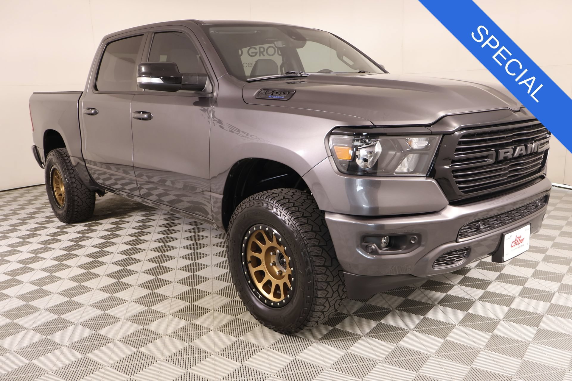 Used 2021 RAM 1500 Lone Star AWD/4WD image 1