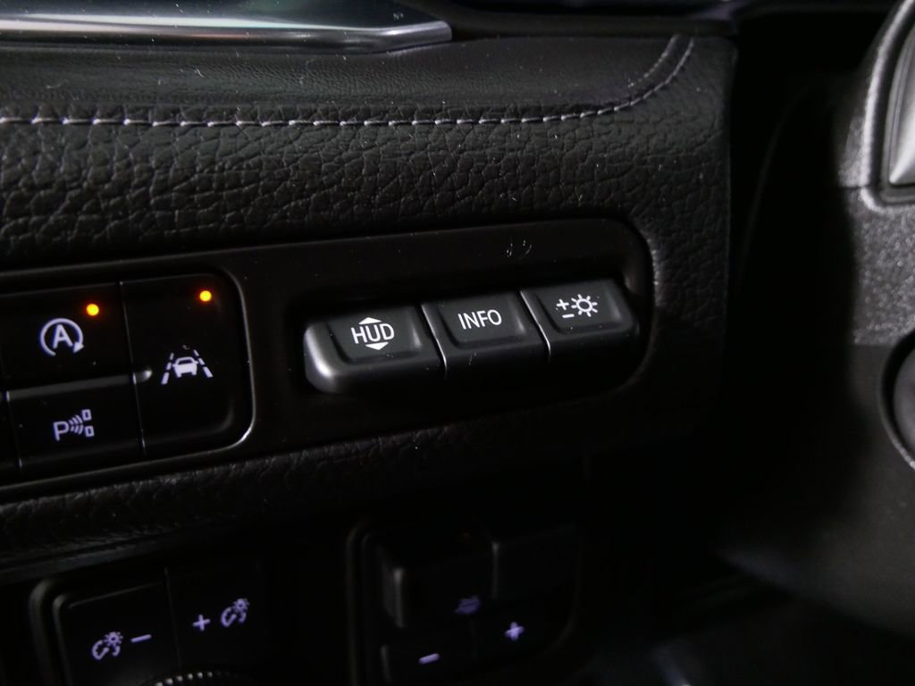 Used 2023 GMC Yukon XL Denali image 18