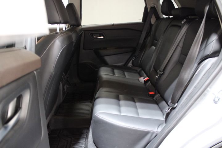 Used 2023 Nissan Rogue SL w/ SL Premium Package image 19